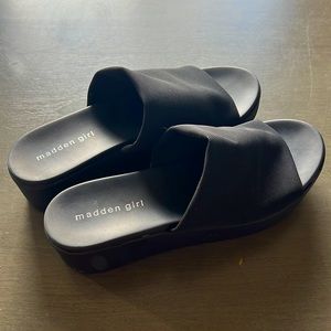 Madden Black platform Slides